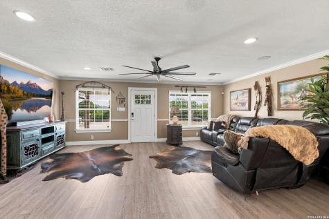 526 Cheyenne Trail Pipe Creek TX 78063