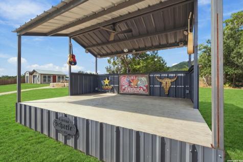 526 Cheyenne Trail Pipe Creek TX 78063