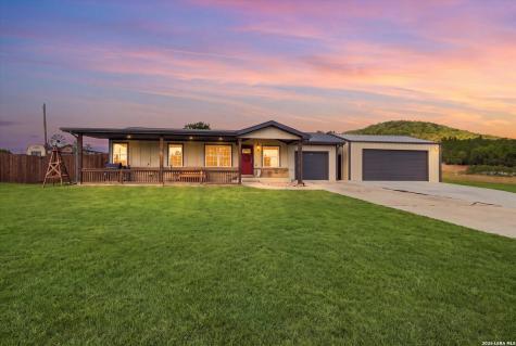 526 Cheyenne Trail Pipe Creek TX 78063