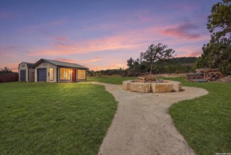 526 Cheyenne Trail Pipe Creek TX 78063