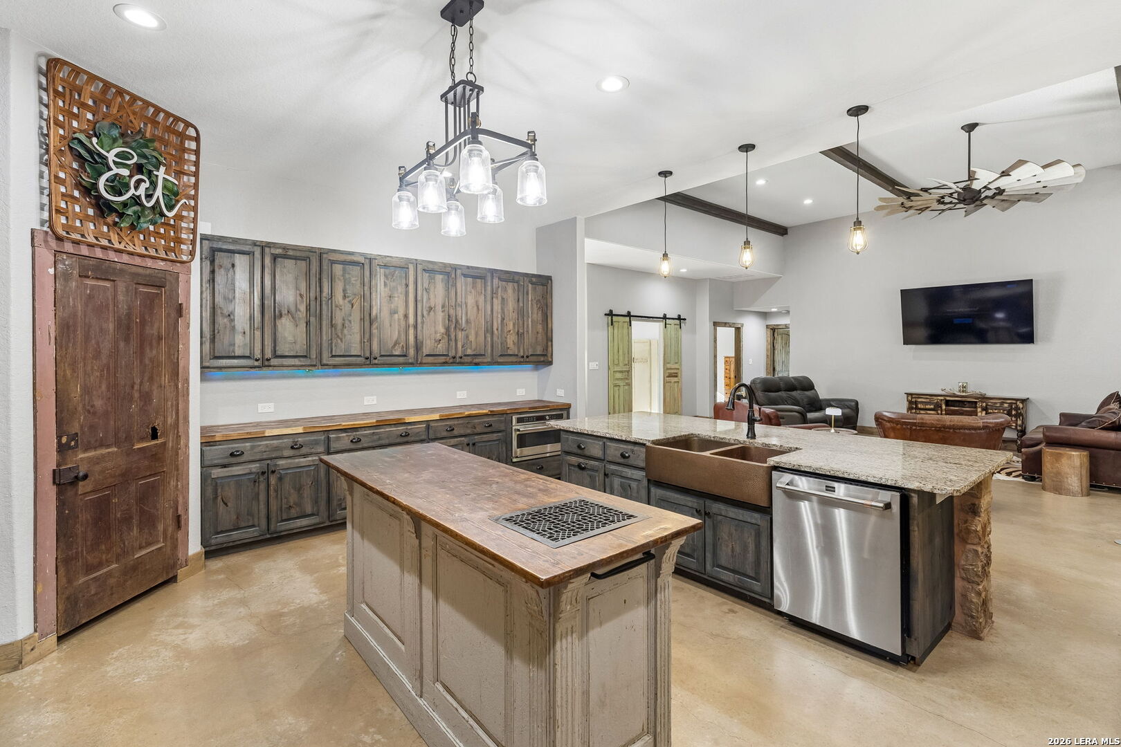 105 Dillard Lane Bergheim TX 78004