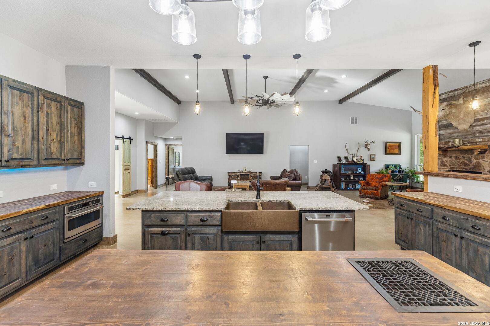 105 Dillard Lane Bergheim TX 78004
