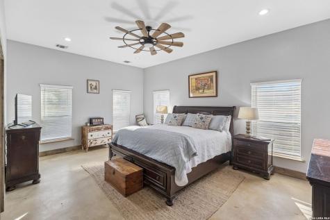 105 Dillard Lane Bergheim TX 78004