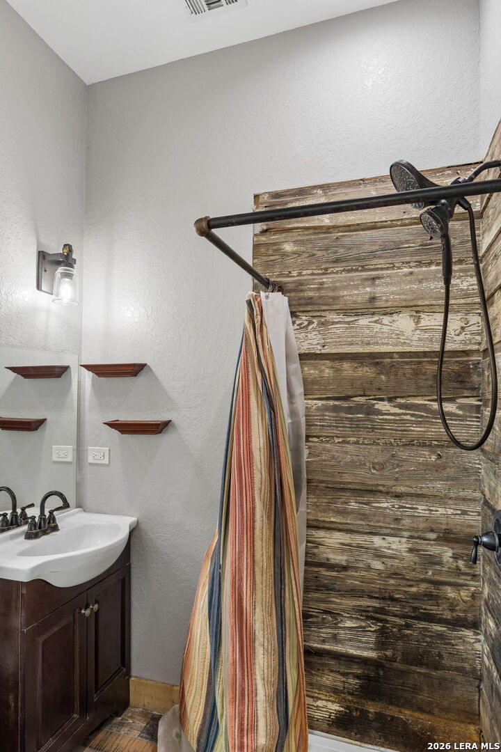 105 Dillard Lane Bergheim TX 78004