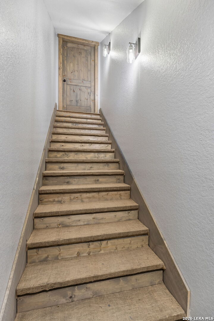 105 Dillard Lane Bergheim TX 78004