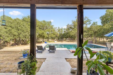105 Dillard Lane Bergheim TX 78004