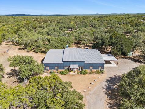 105 Dillard Lane Bergheim TX 78004