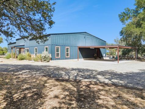 105 Dillard Lane Bergheim TX 78004