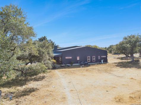 105 Dillard Lane Bergheim TX 78004