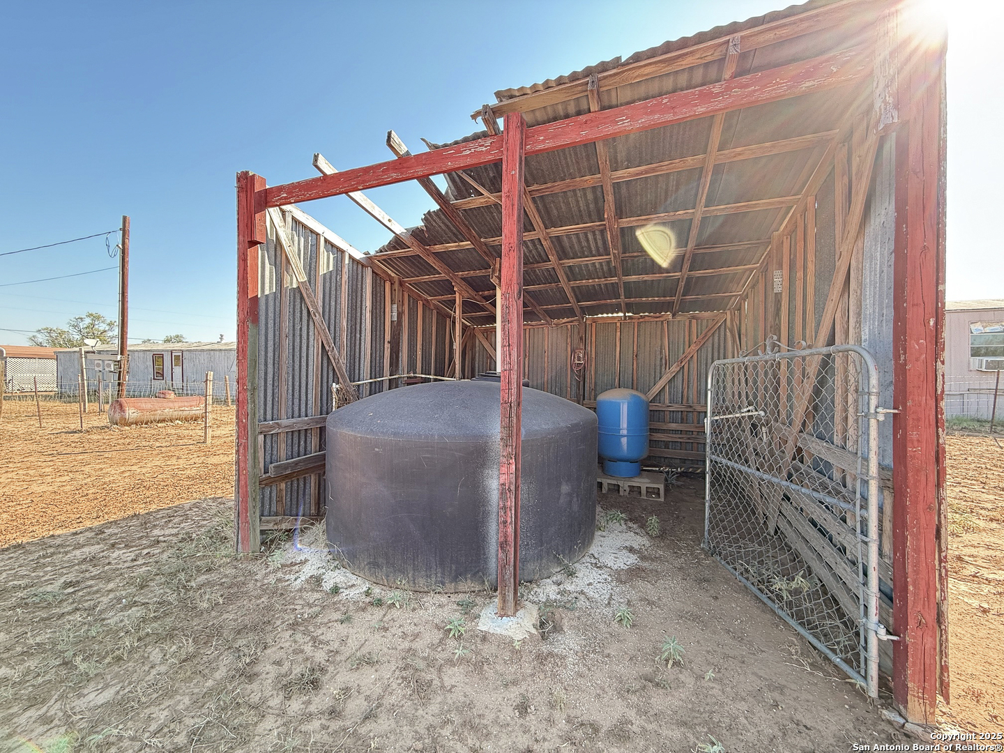 179 Pr 6624 Devine TX 78016