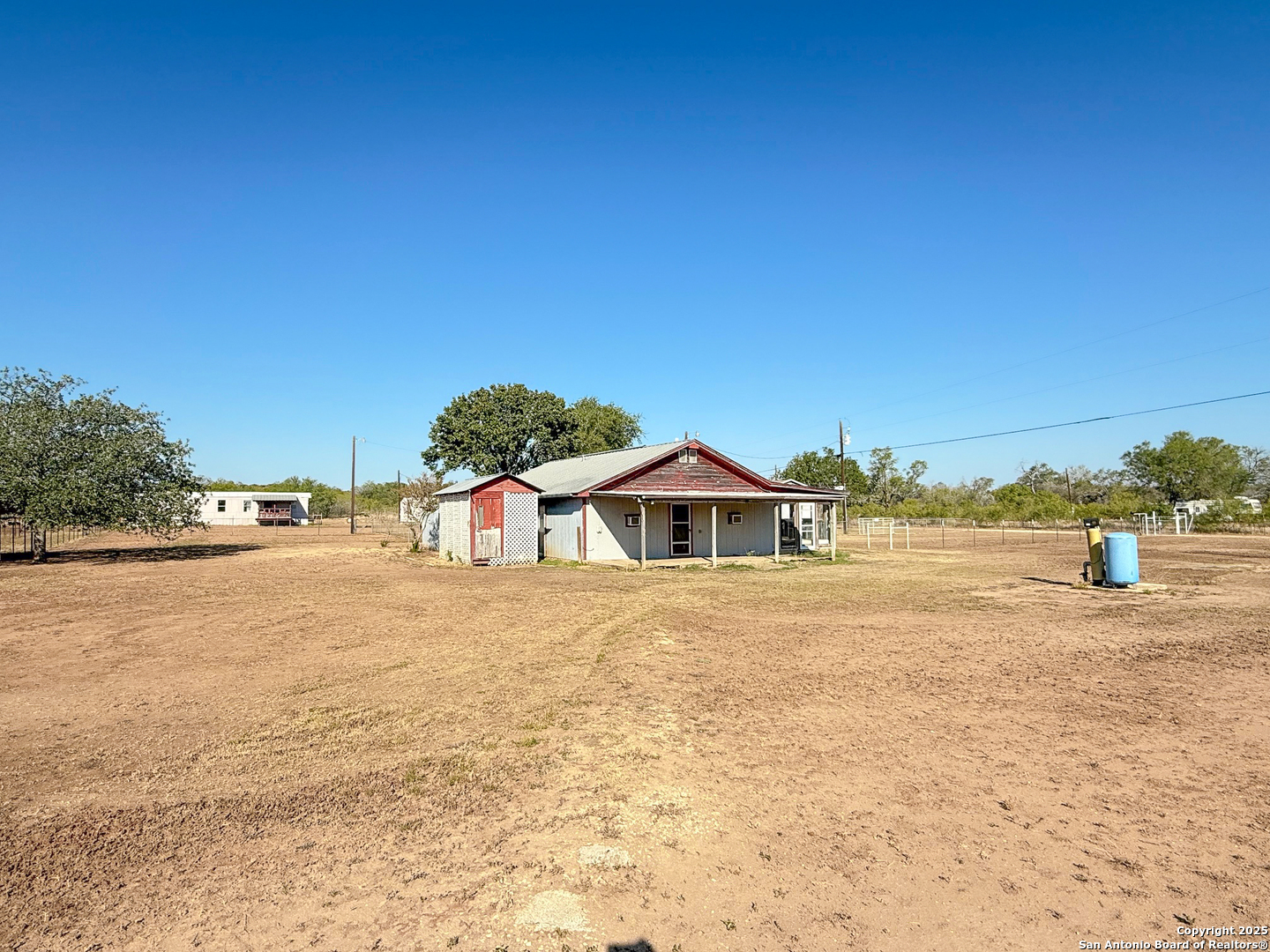 179 Pr 6624 Devine TX 78016