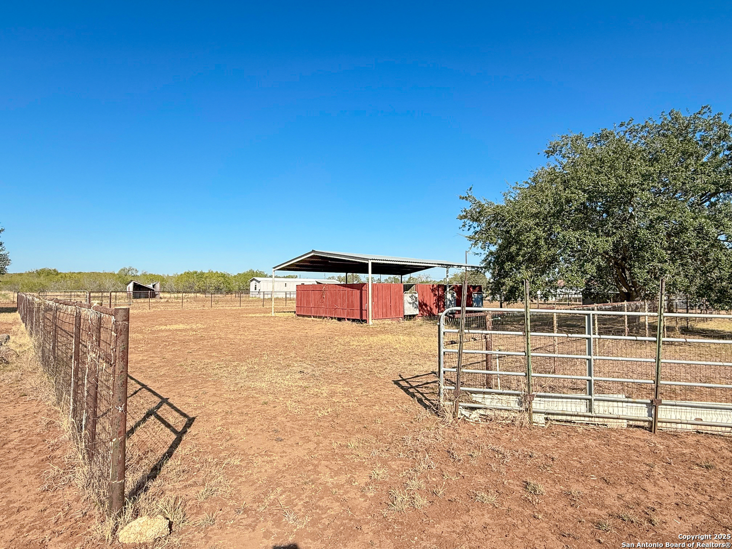 179 Pr 6624 Devine TX 78016