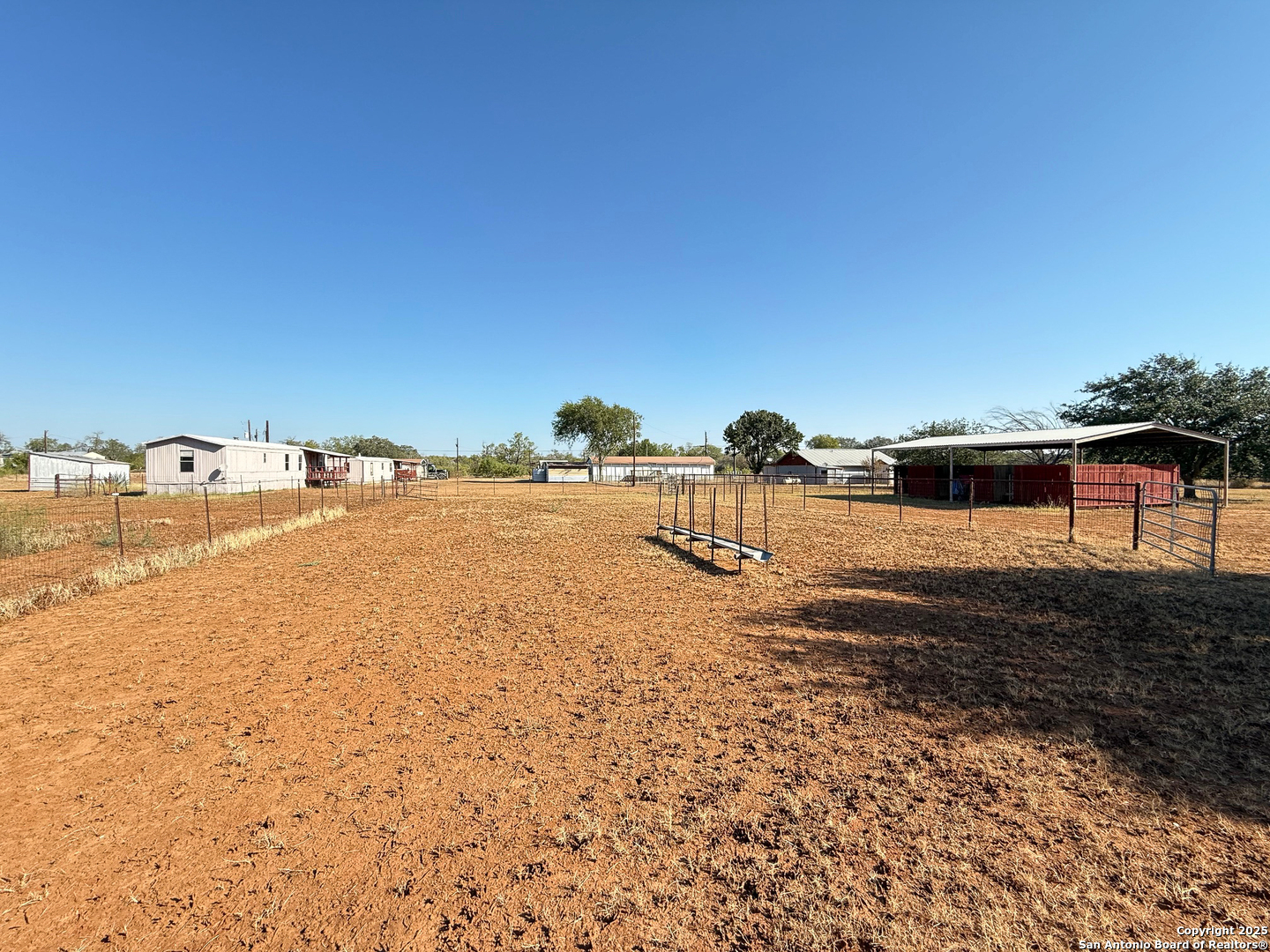 179 Pr 6624 Devine TX 78016