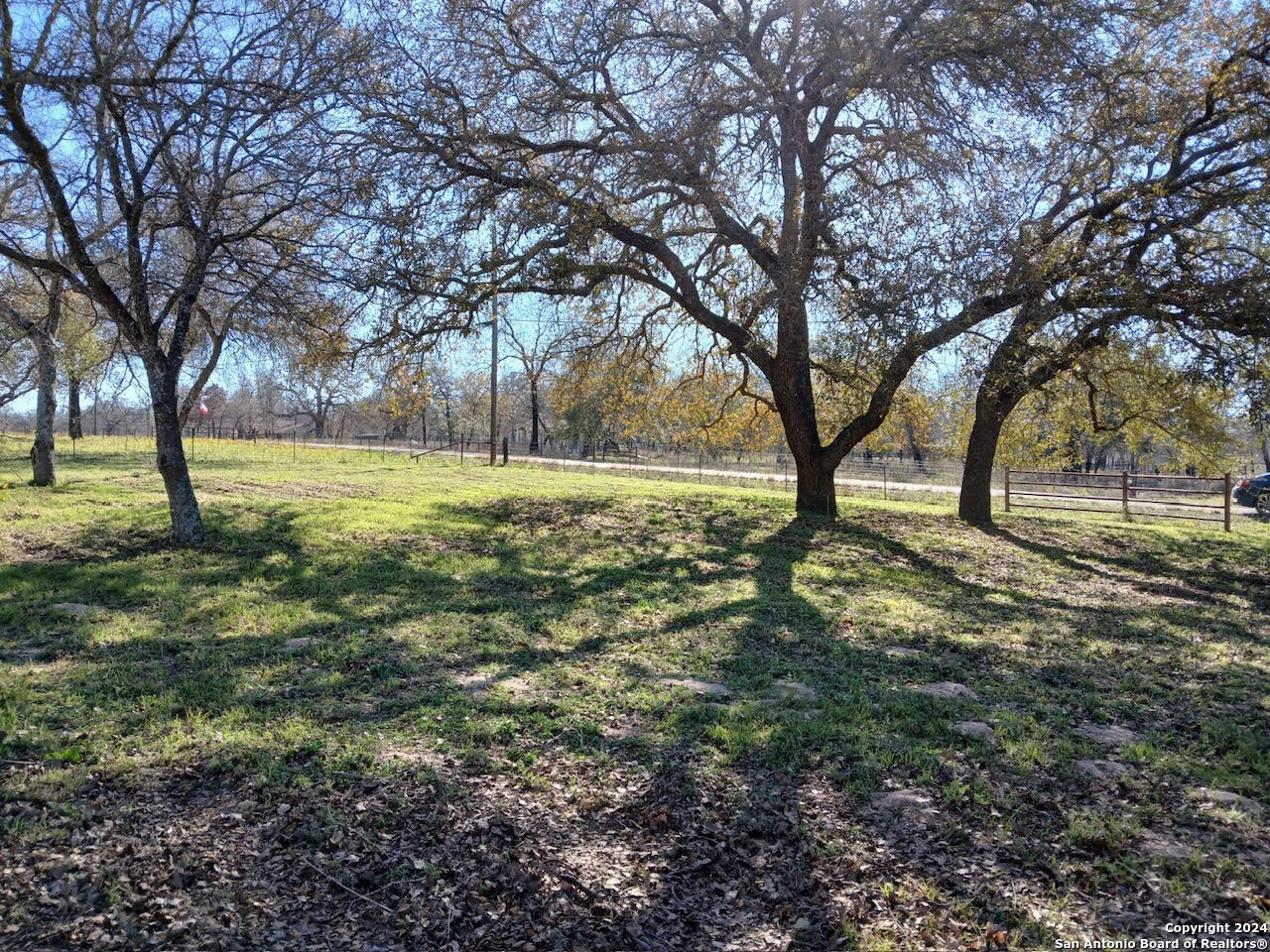286 County Road 6876 Natalia TX 78059