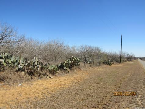 2662 County Road 307 Floresville TX 78114