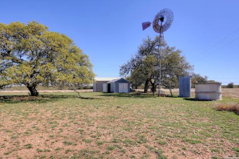 2803 Zenner Ahrens Fredericksburg TX 78624