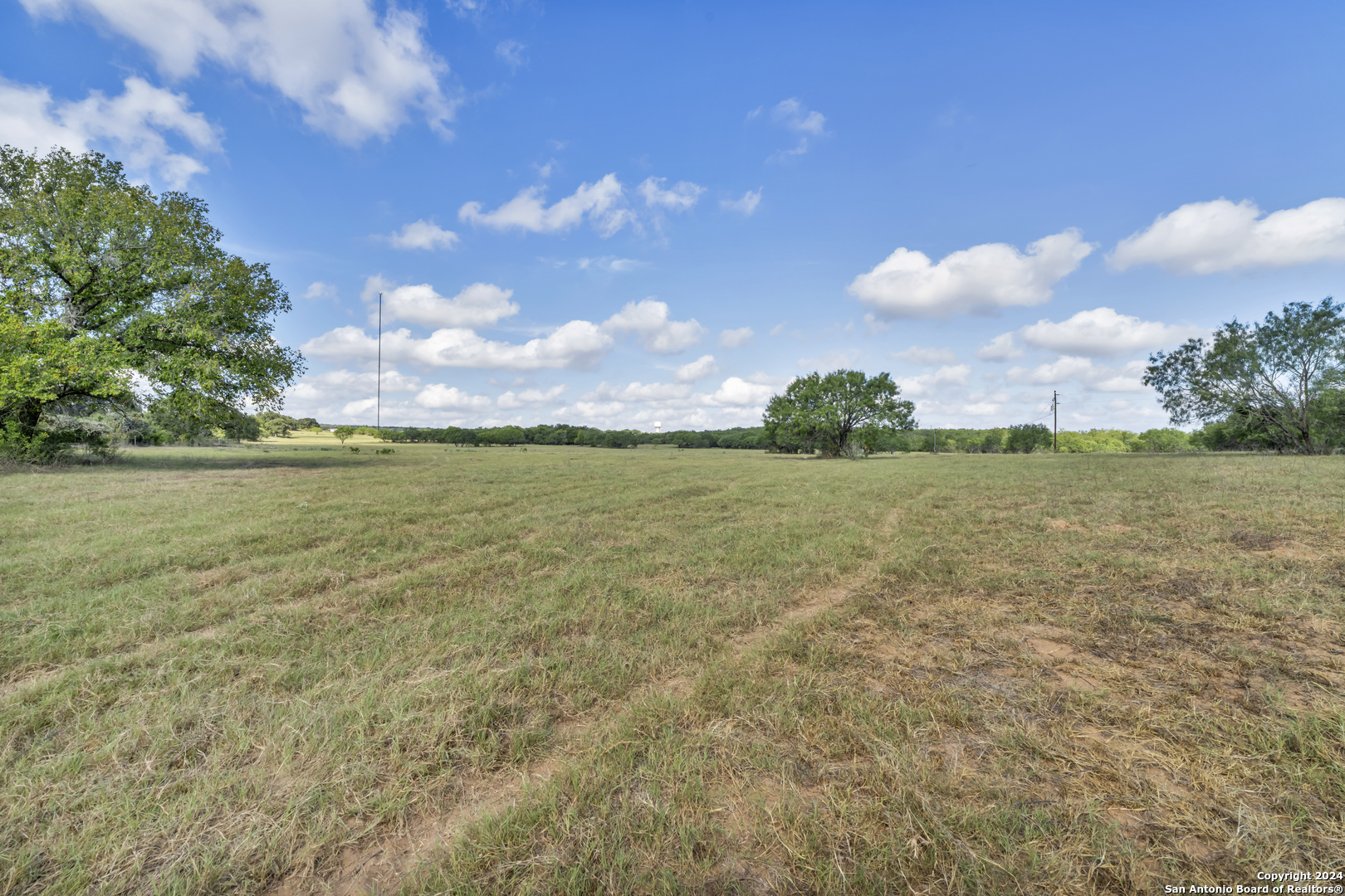12153 E Us Hwy 87 W La Vernia TX 78121