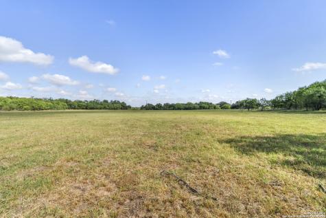 12153 E Us Highway 87 W La Vernia TX 78121