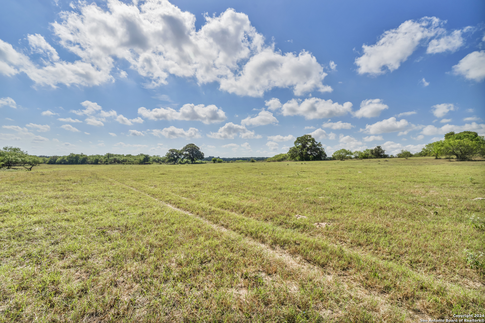 12153 E Us Hwy 87 W La Vernia TX 78121
