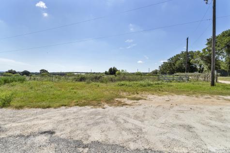 12153 E Us Highway 87 W La Vernia TX 78121