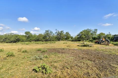 12153 E Us Highway 87 W La Vernia TX 78121