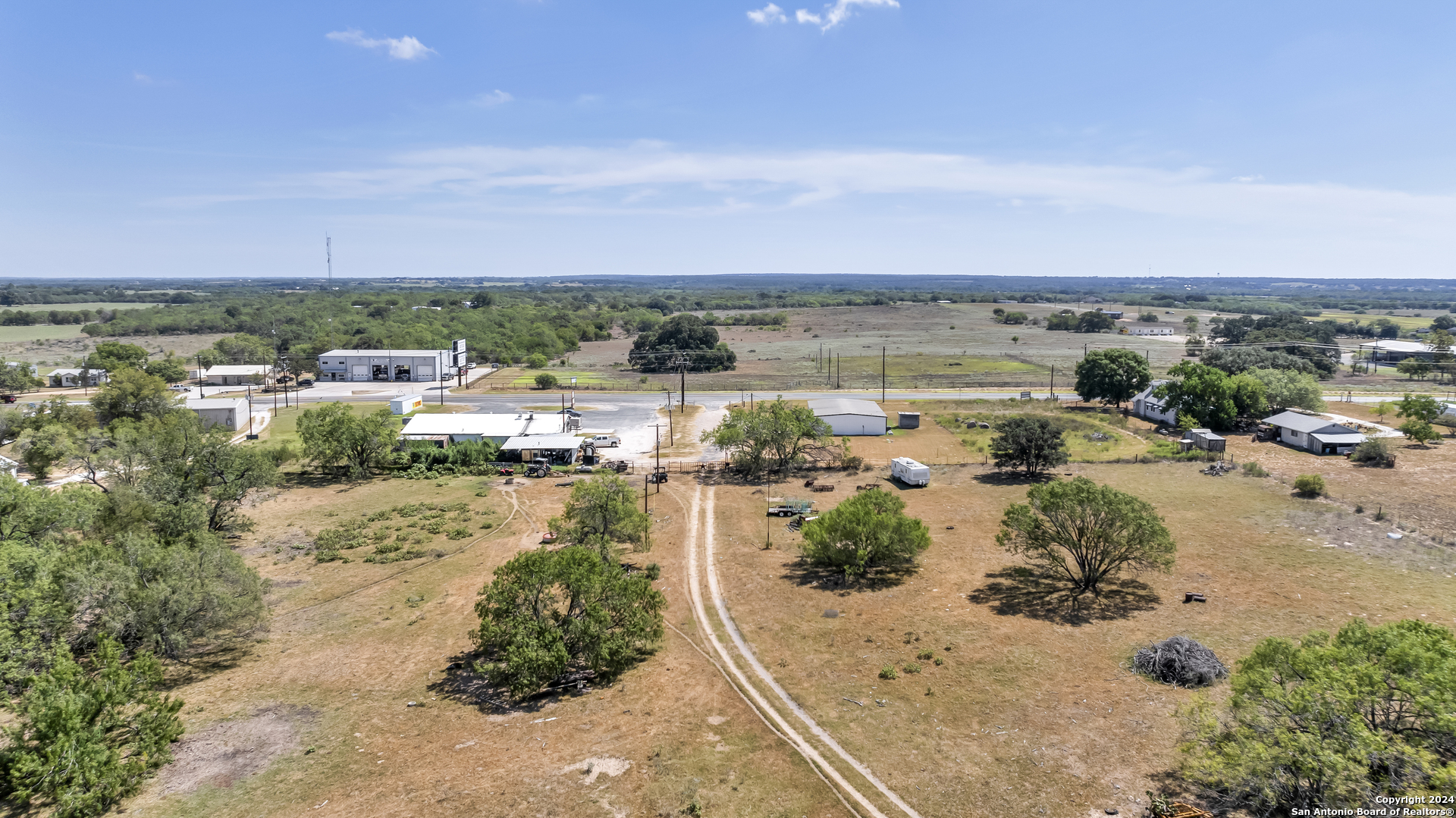 12153 E Us Hwy 87 W La Vernia TX 78121