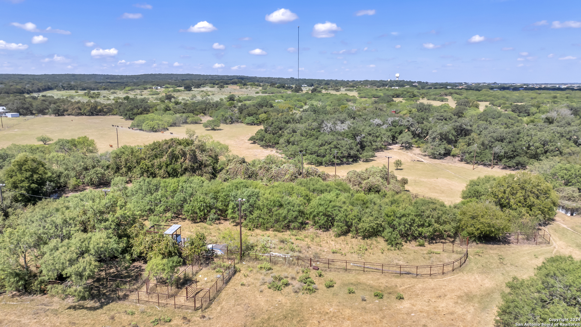12153 E Us Hwy 87 W La Vernia TX 78121
