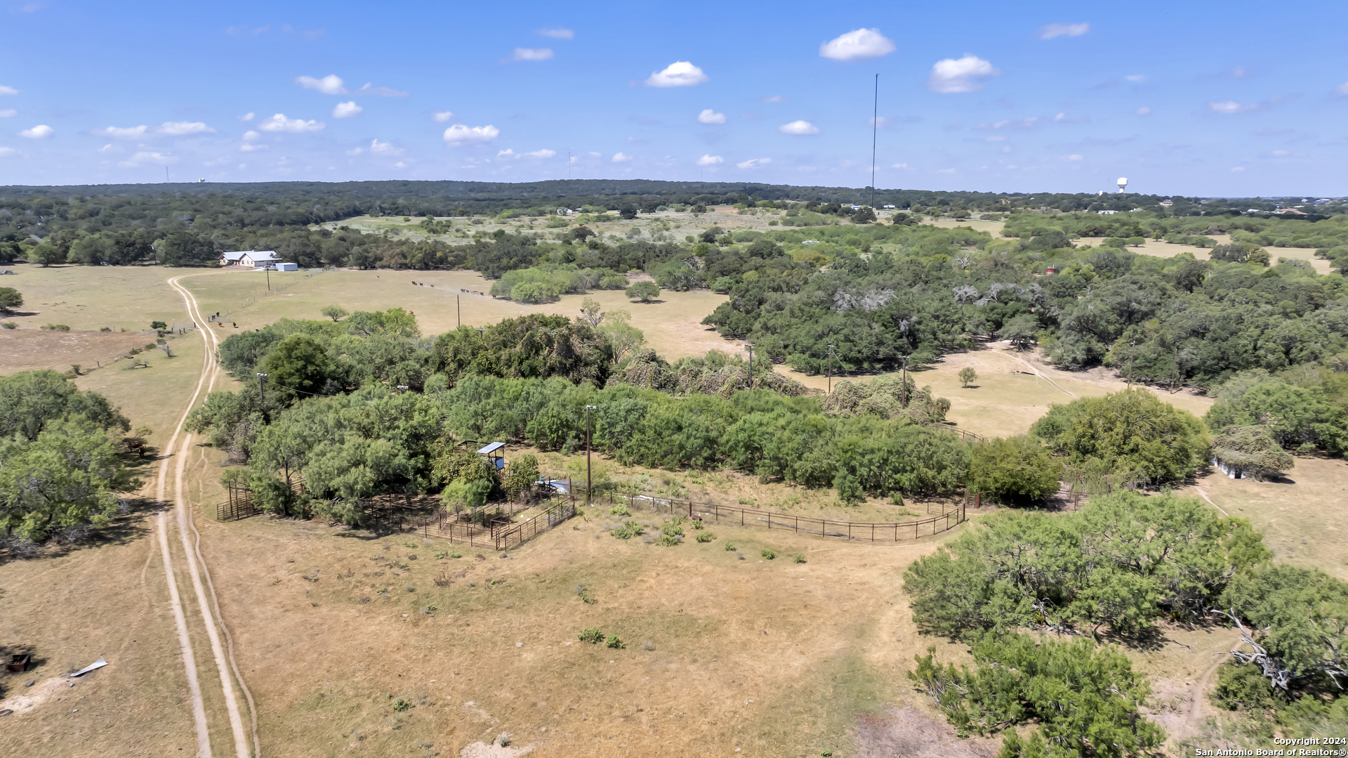 12153 E Us Hwy 87 W La Vernia TX 78121