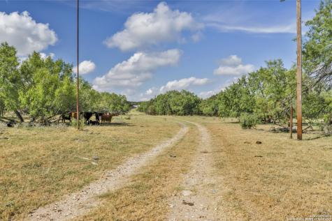 12153 E Us Highway 87 W La Vernia TX 78121