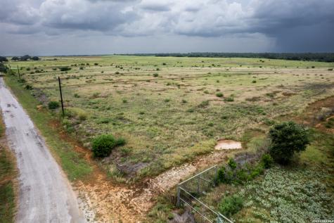 56.9 Acres County Road 136 Floresville TX 78114