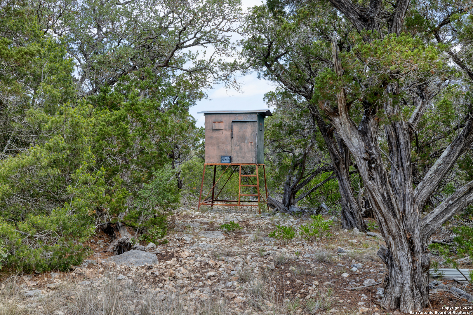 824 S Pinon Loop Camp Wood TX 78833