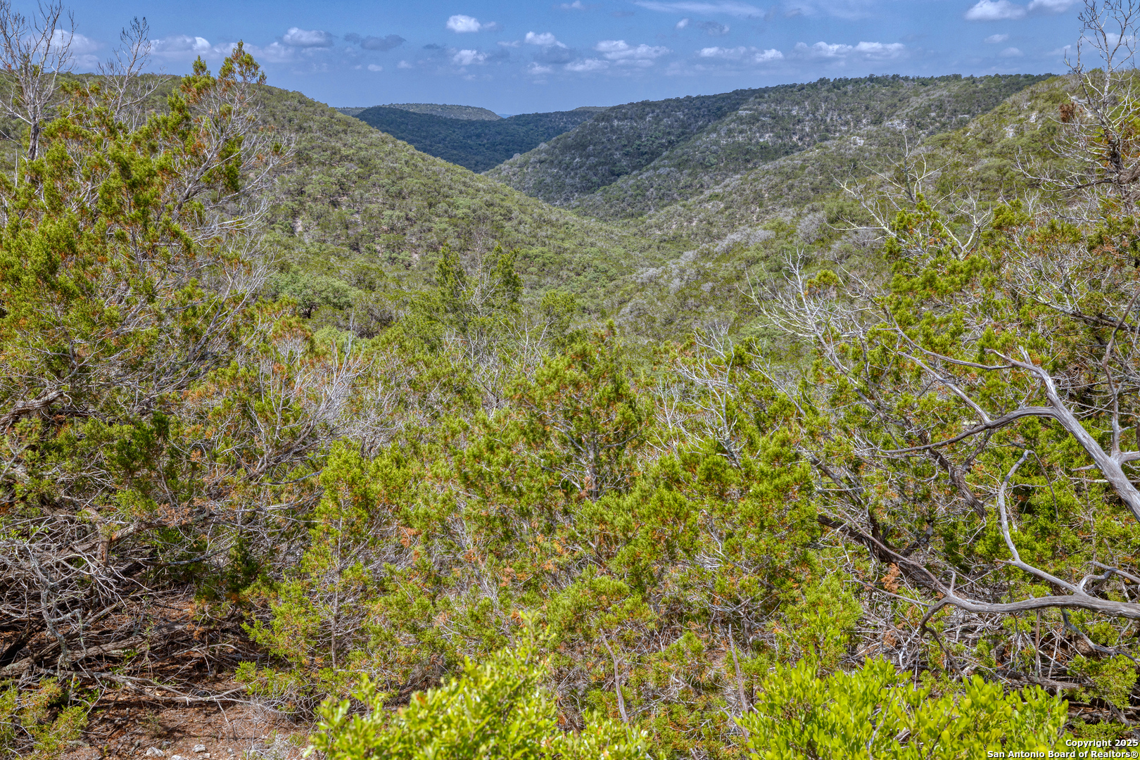 824 S Pinon Loop Camp Wood TX 78833