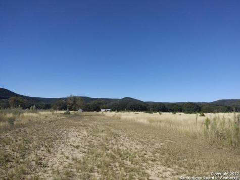 2682 Highway 336 Leakey TX 78873