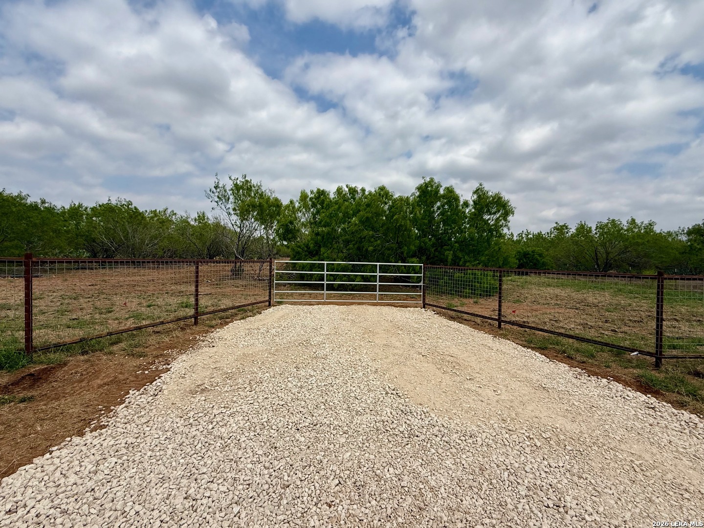 2315 County Road 332 Charlotte TX 78011