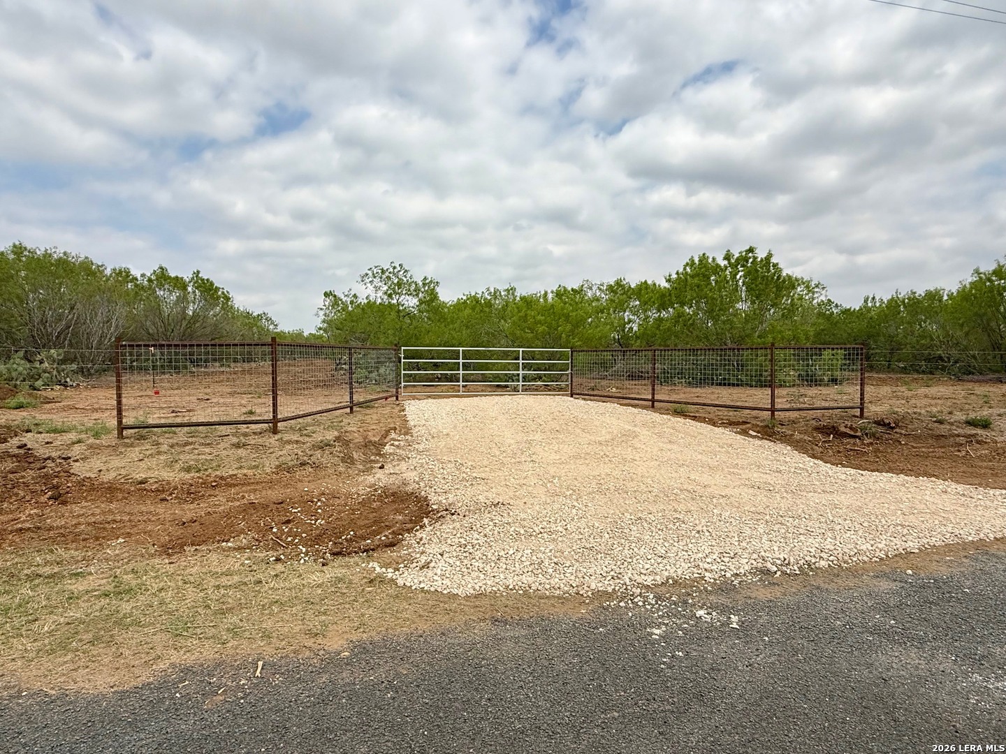 2315 County Road 332 Charlotte TX 78011