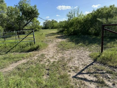 5153 Jim Brite Road Pleasanton TX 78064