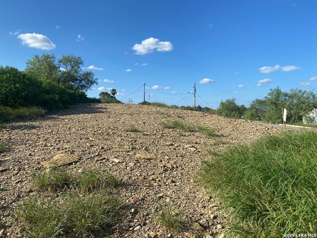 1117 N Calle Baltica Eagle Pass TX 78852
