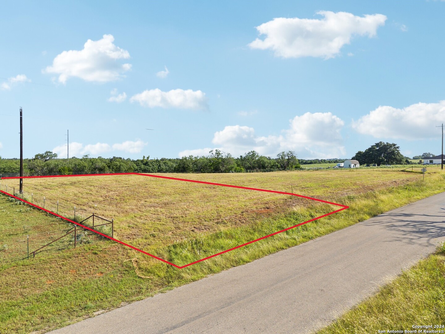 573 County Road 405 Floresville TX 78114