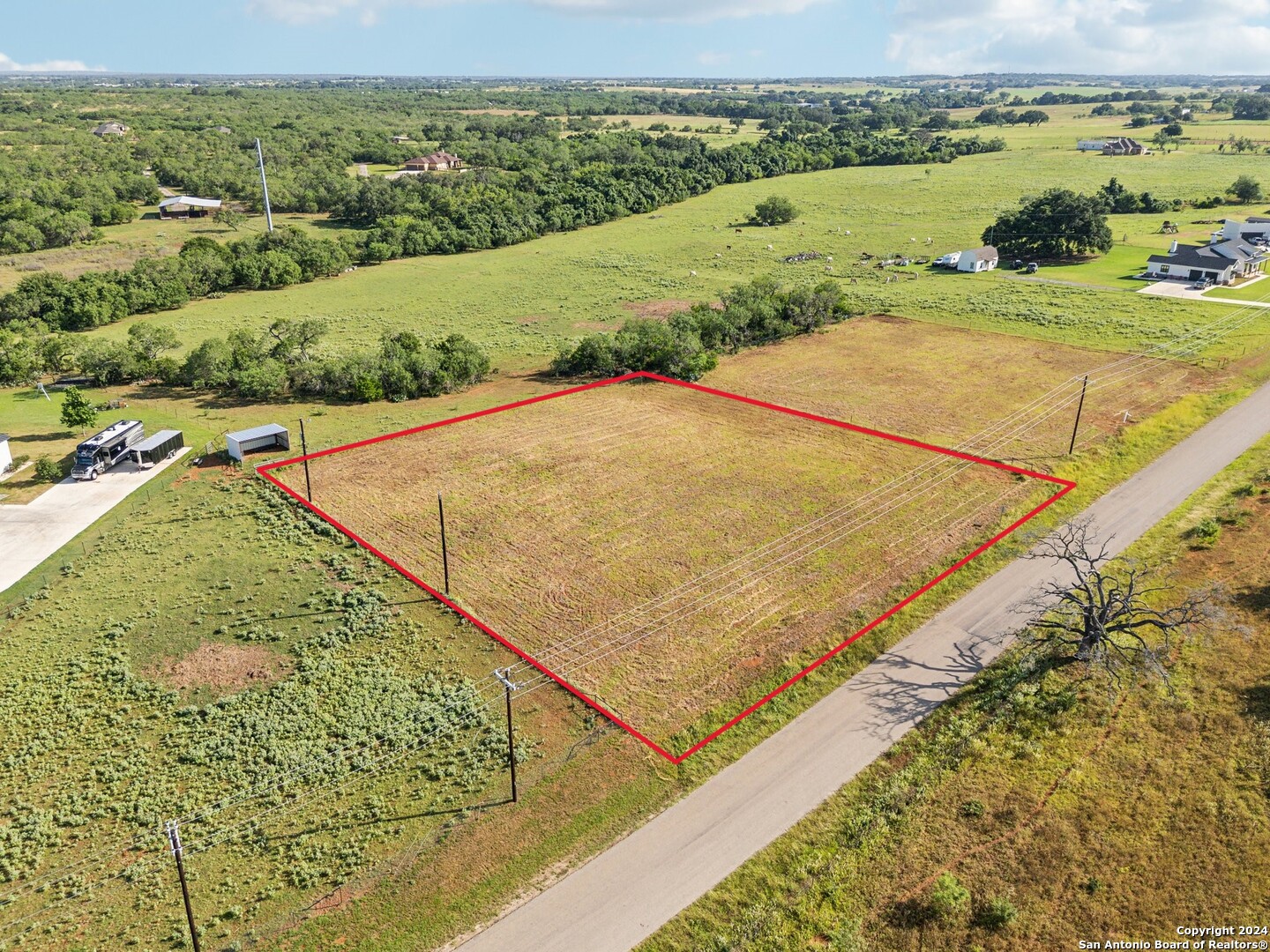 573 County Road 405 Floresville TX 78114