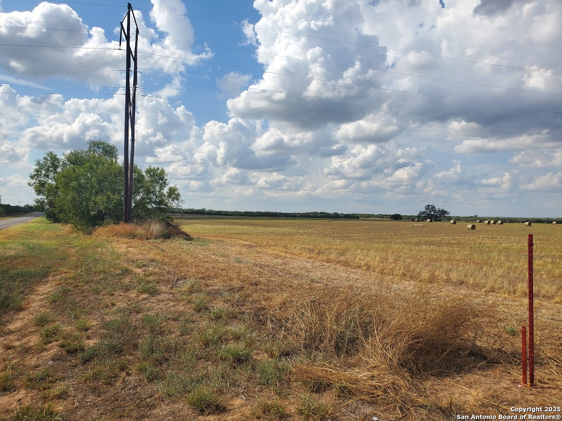 8093 County Road 2400 Moore TX 78057
