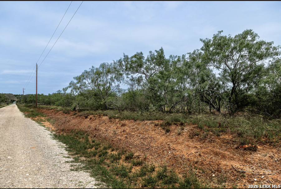 0 Cr 106 Floresville TX 78114