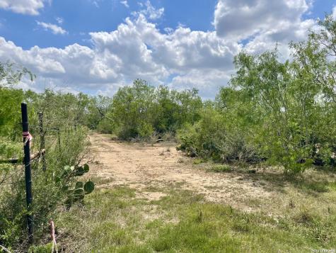2566 Fm 539 La Vernia TX 78121