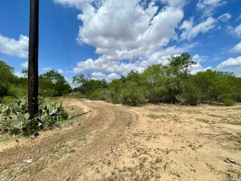 2566 Fm 539 La Vernia TX 78121