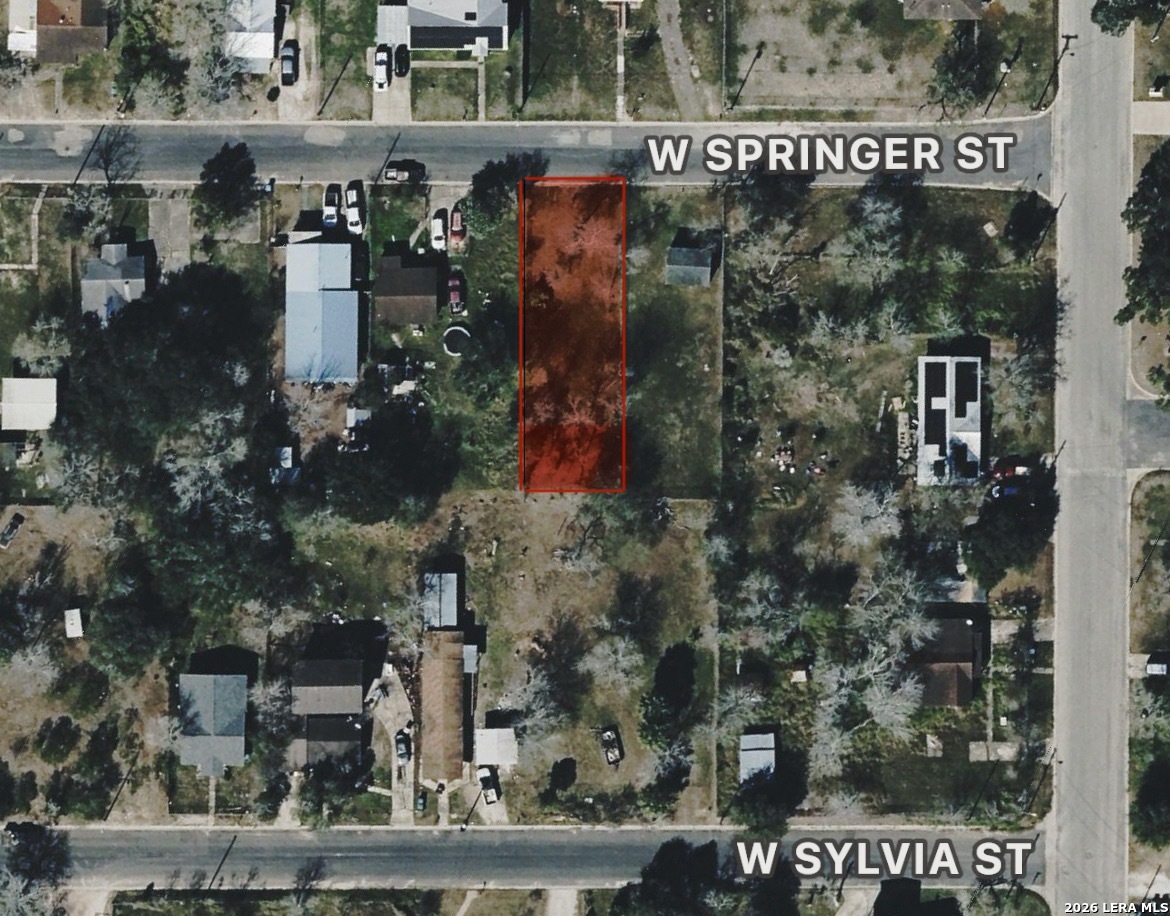 1405 W Springer Beeville TX 78102
