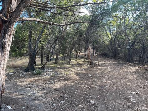 Tbd W 36th Lakehills TX 78063
