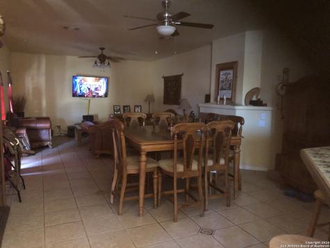 1405 Fm 1556 Carrizo Springs TX 78834