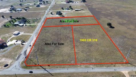 1965 County Road 319 La Vernia TX 78121