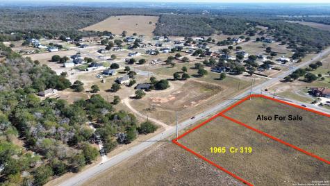 1965 County Road 319 La Vernia TX 78121