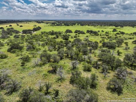 330 S Encino Crossing Natalia TX 78059
