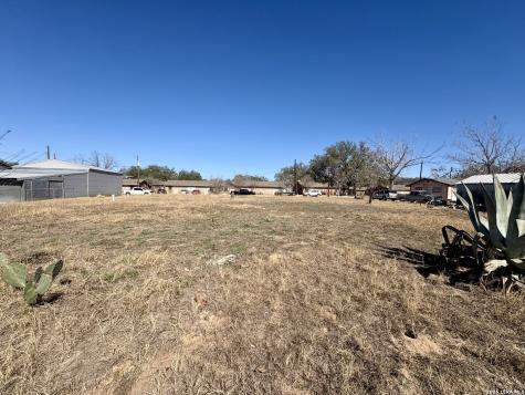 000 Trade Street Pleasanton TX 78064